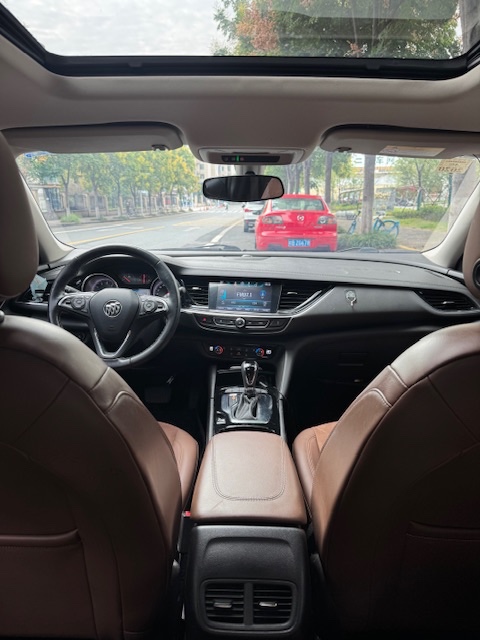 芜湖18年别克君威3