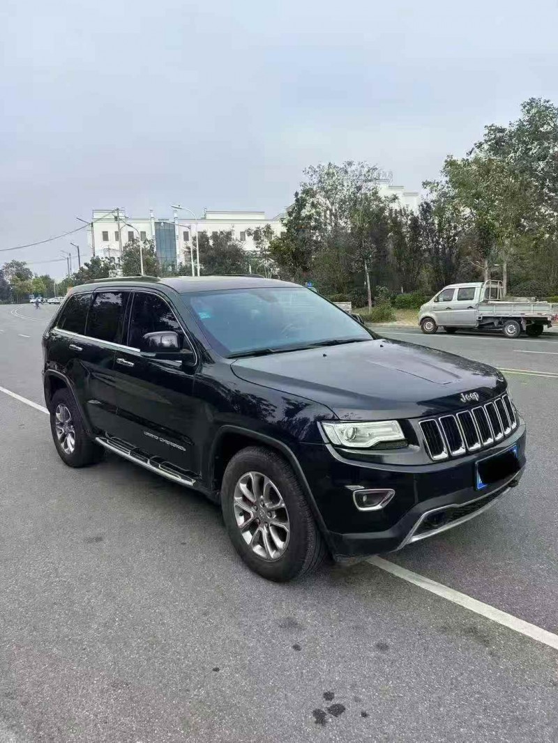 安庆17年Jeep大切诺基2