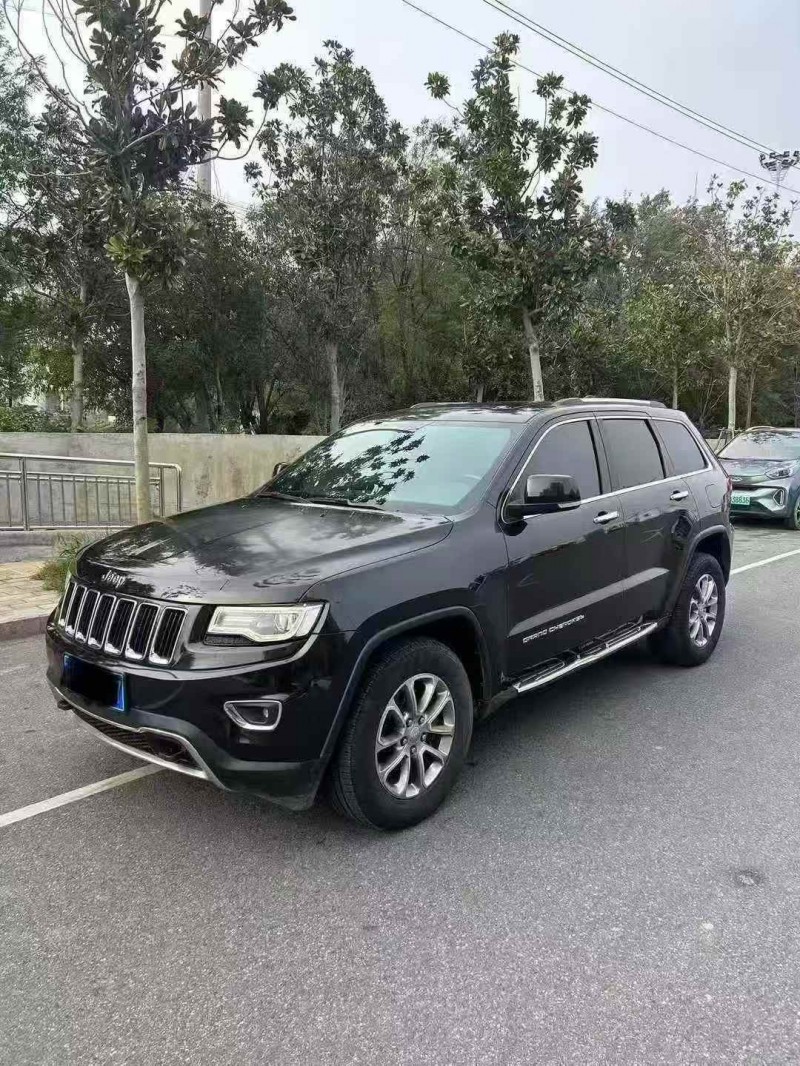 安庆17年Jeep大切诺基3