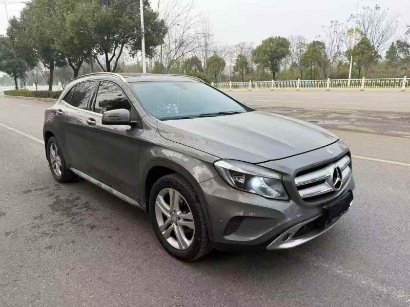 张家界16年奔驰GLA2