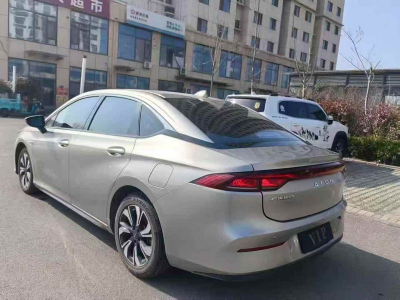 济宁22年传祺埃安S7