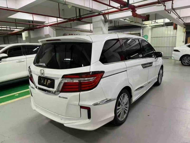 泸州18年本田艾力绅8