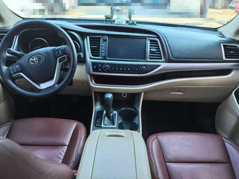 成都18年丰田汉兰达6