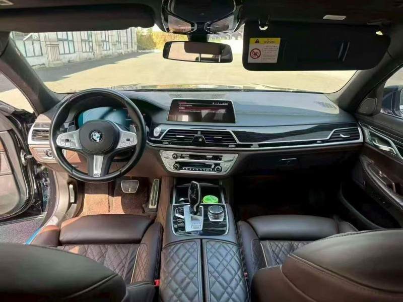 三明22年宝马7系4