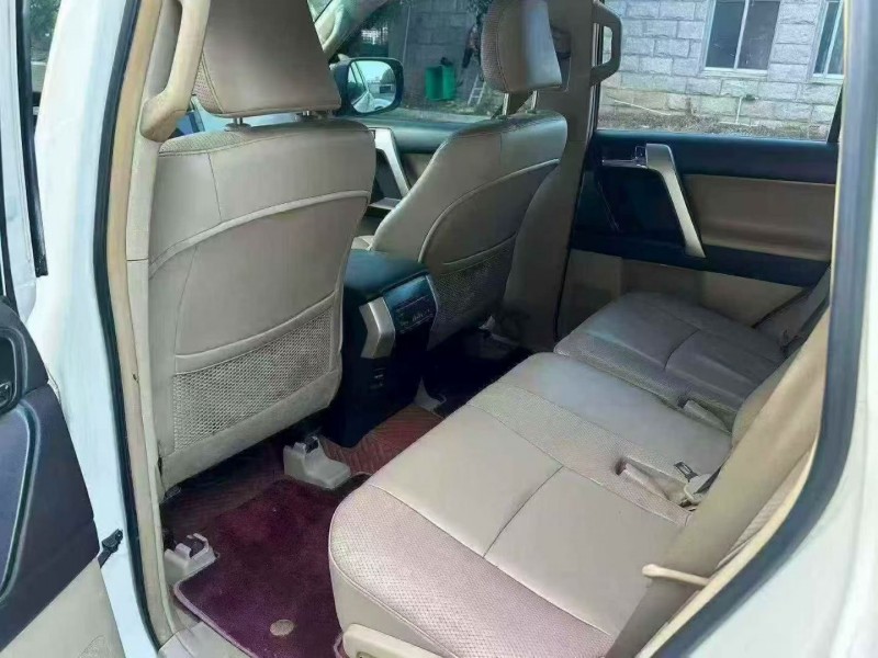 南平13年丰田普拉多5