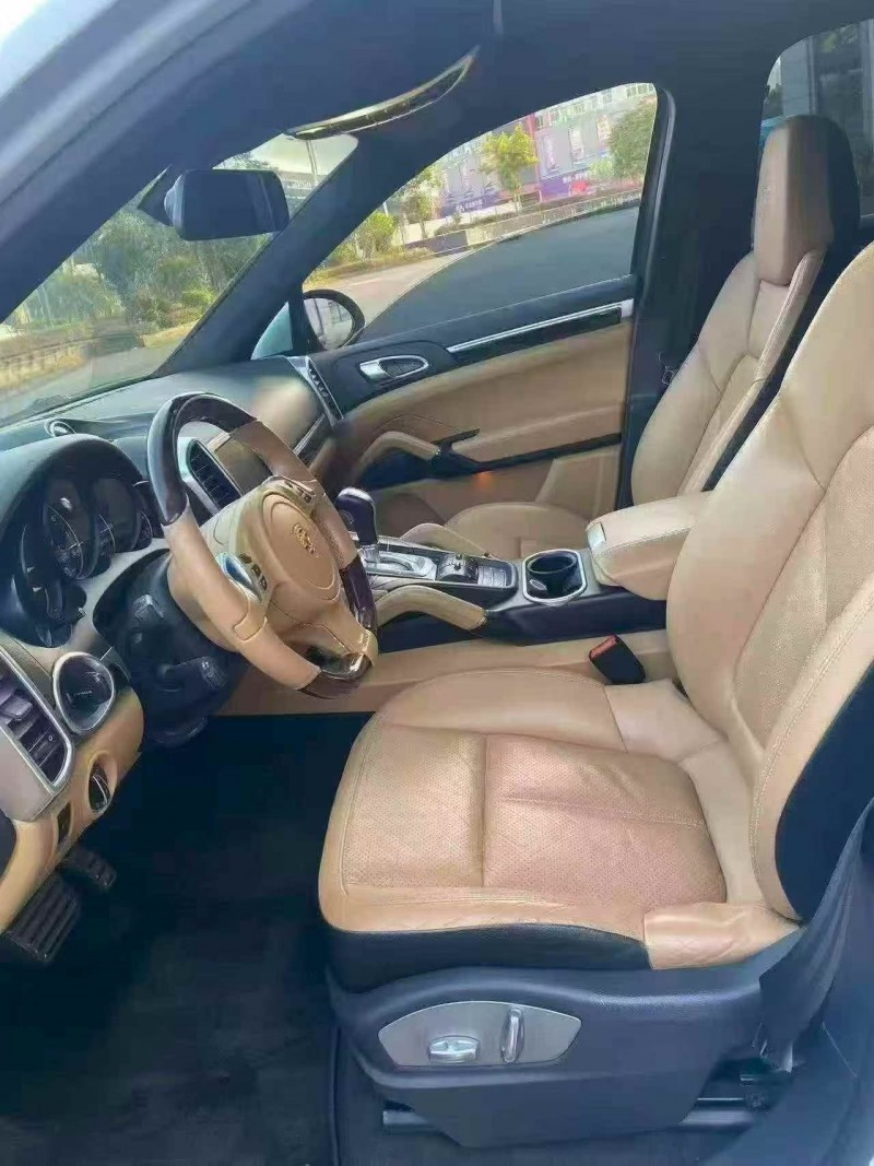 三明14年保时捷卡宴5