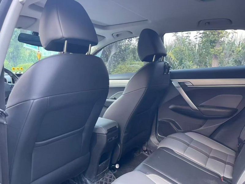 济宁23年吉利缤越4