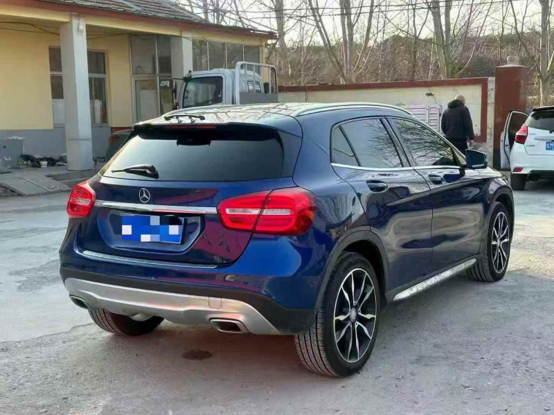 青岛16年奔驰GLA7