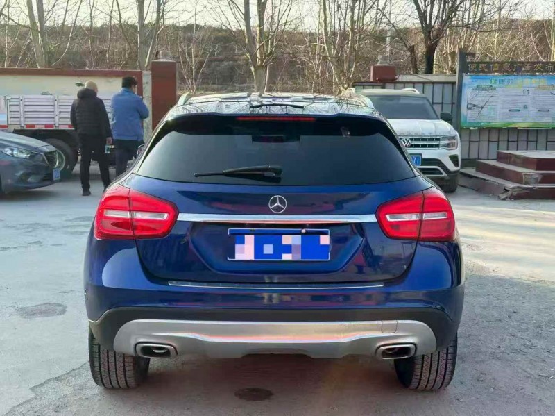 青岛16年奔驰GLA9