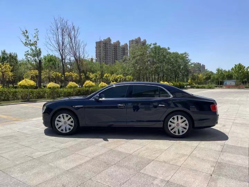 沧州17年宾利飞驰3