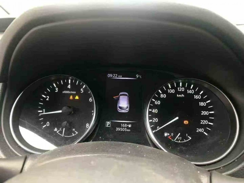 吉安19年日产逍客6