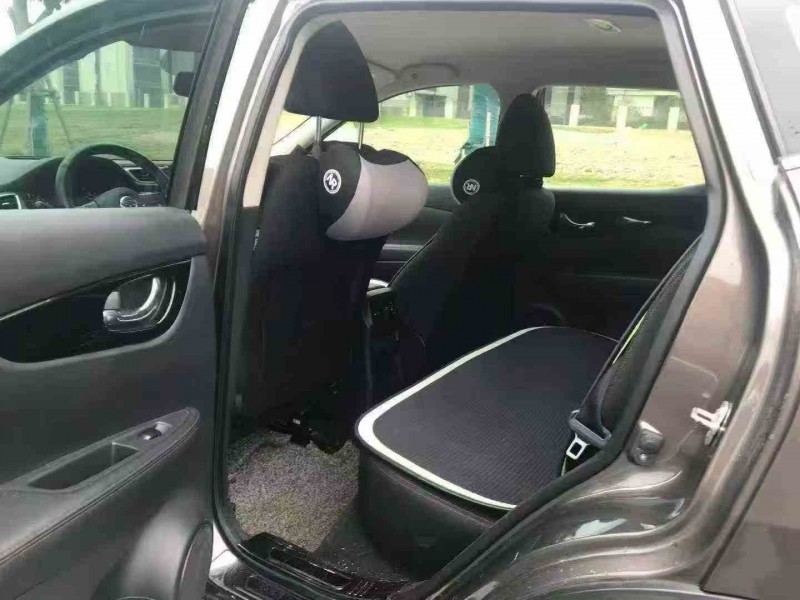 吉安19年日产逍客8