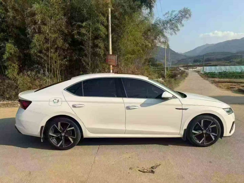 南平21年斯柯达明锐3