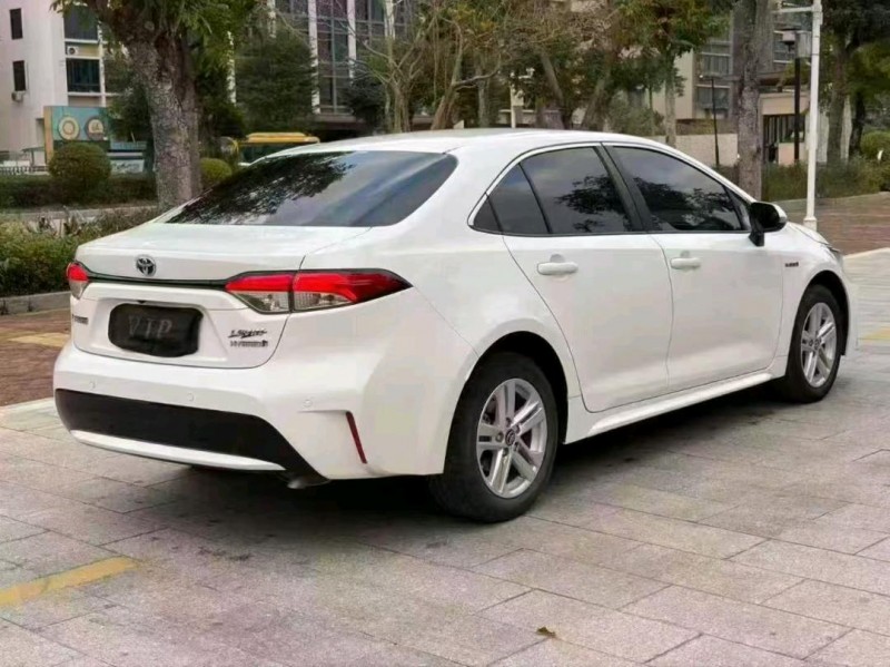 汕头22年丰田雷凌8