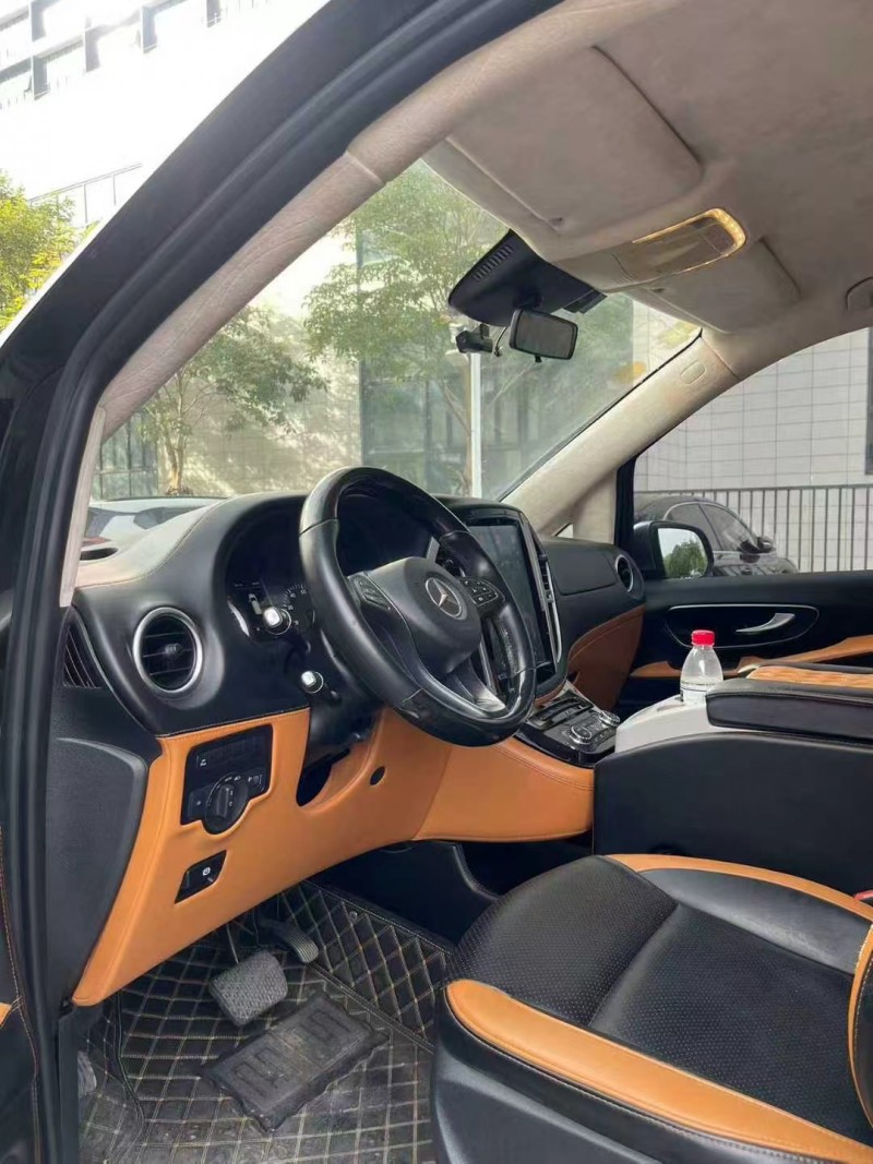 佛山19年奔驰威霆4