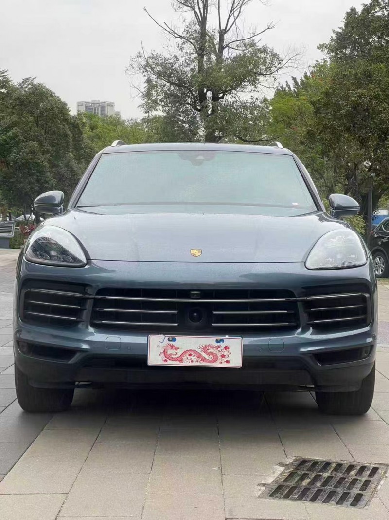 佛山19年保时捷卡宴1