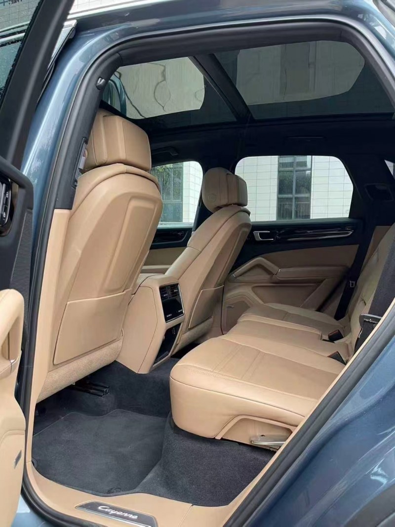 佛山19年保时捷卡宴5