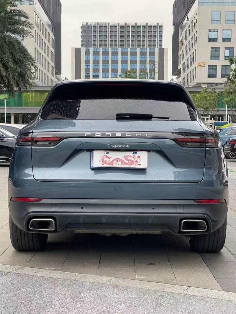 佛山19年保时捷卡宴9