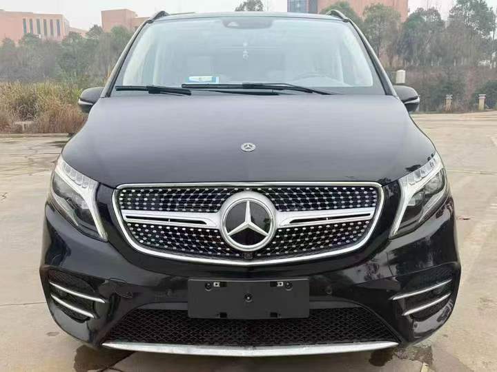 张家界21年奔驰V1