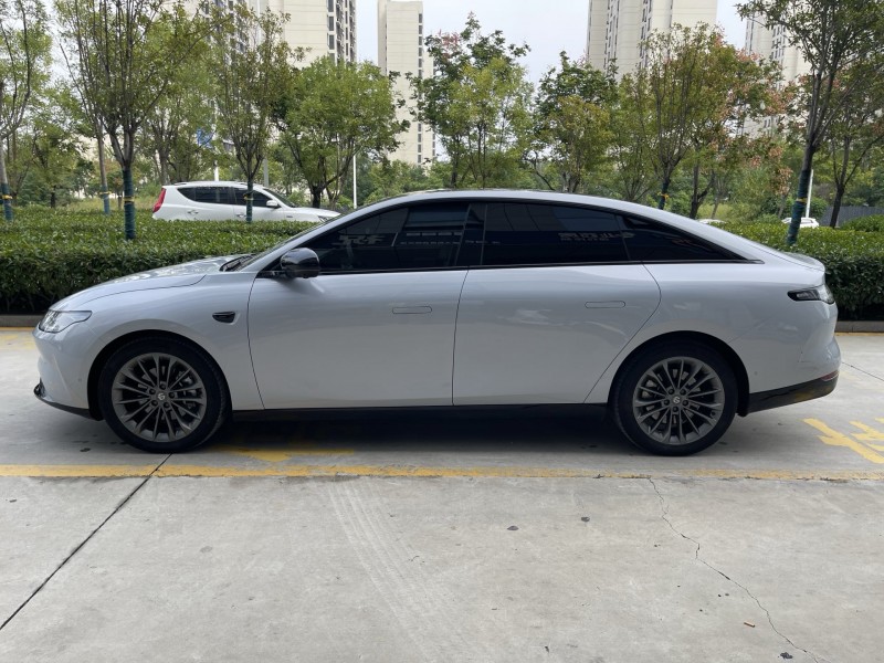 济宁24年零跑汽车C018