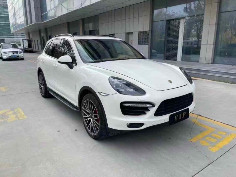 济宁11年保时捷卡宴3