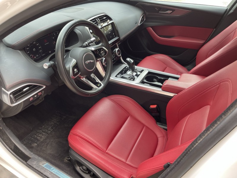 济宁22年捷豹XEL6