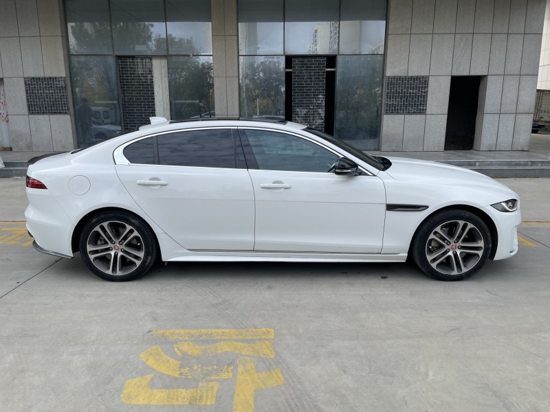 济宁22年捷豹XEL8