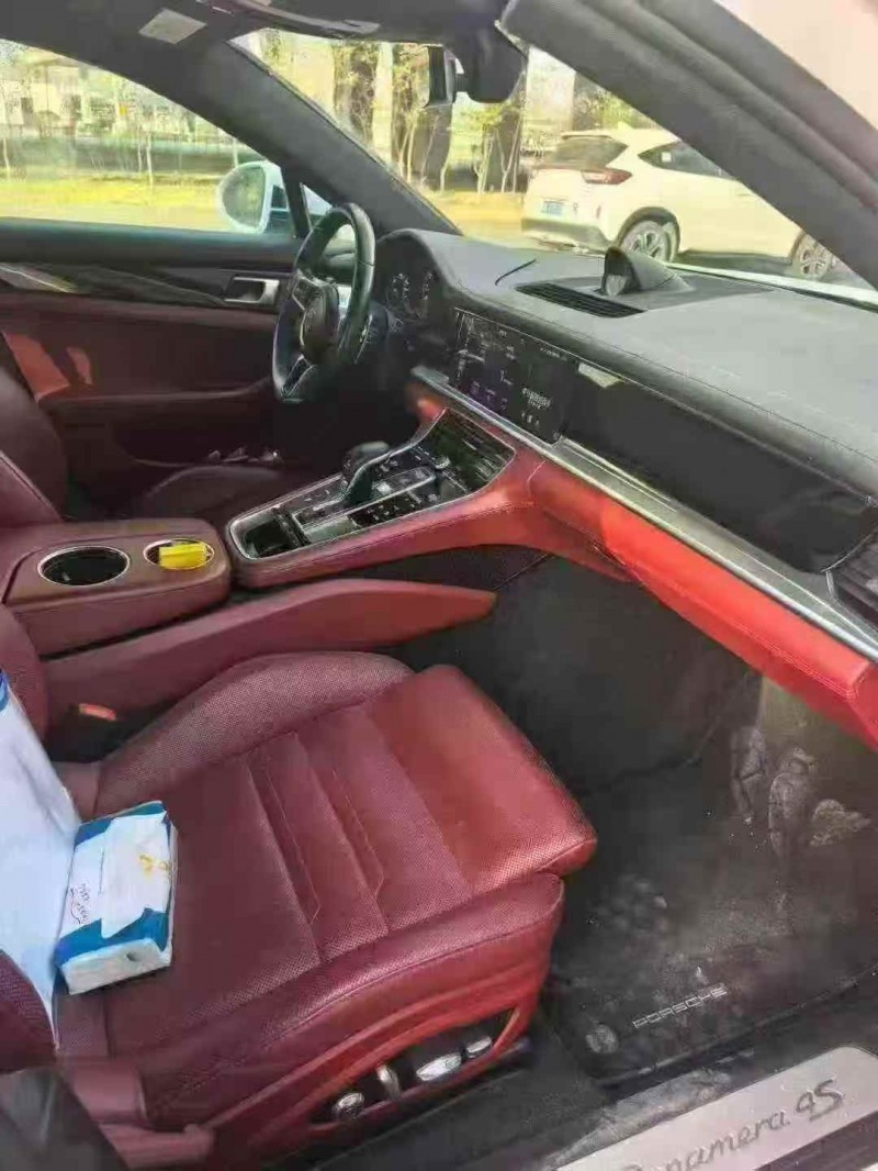 通辽18年保时捷帕拉梅拉5