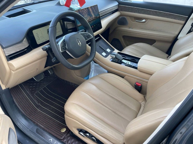 济宁22年华为智选问界5