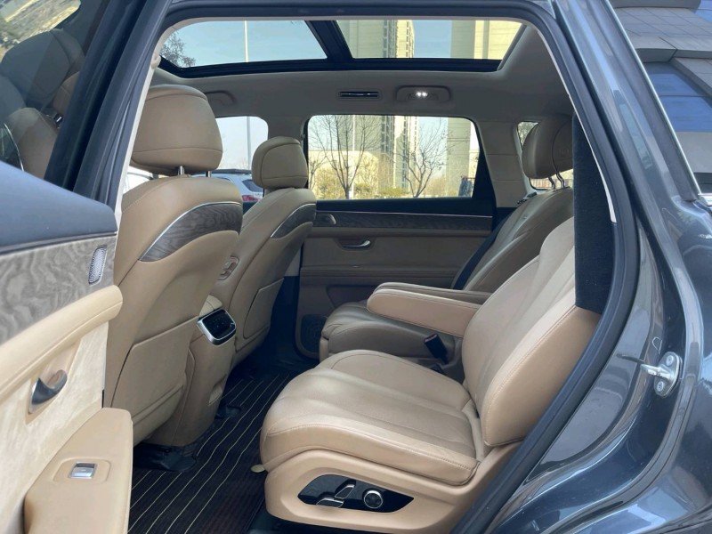 济宁22年华为智选问界6