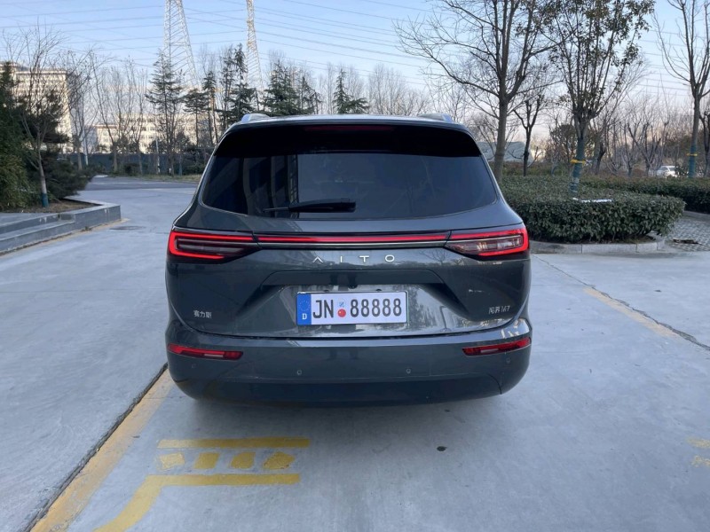 济宁22年华为智选问界7