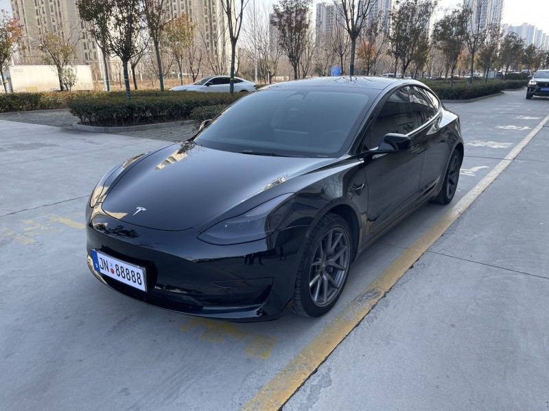 济宁23年特斯拉MODEL 32