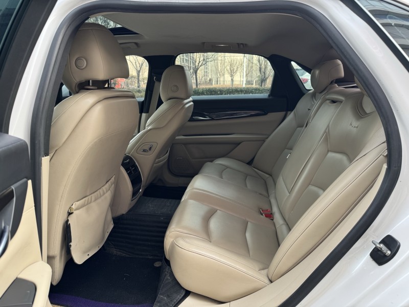 济宁17年凯迪拉克CT65