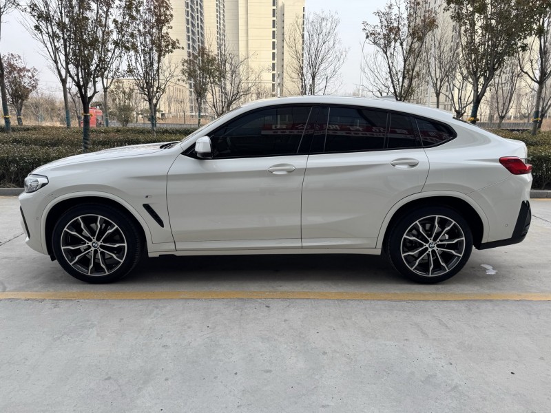 济宁22年宝马X47