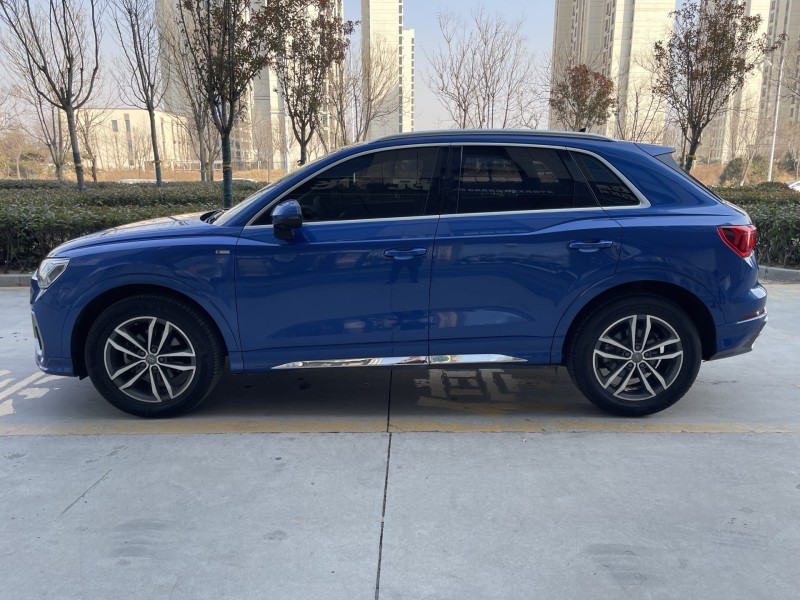 济宁21年奥迪Q57