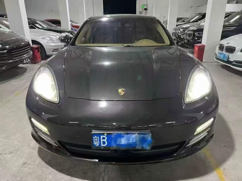 徐州10年保时捷帕拉梅拉1