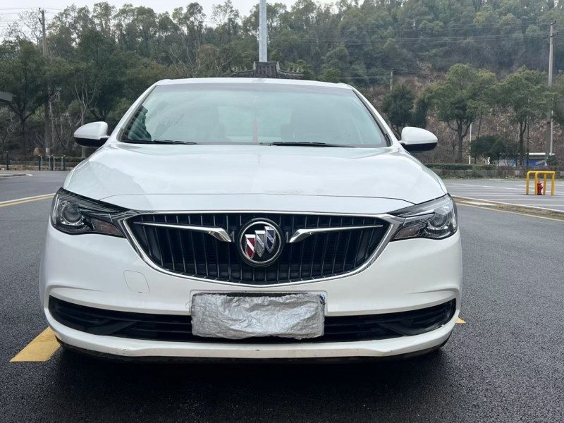 岳阳18年别克英朗1