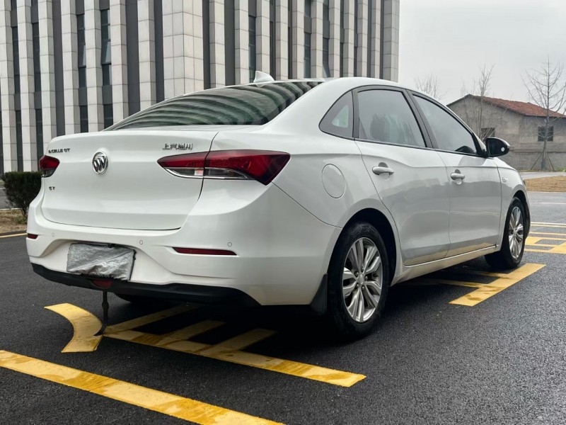 岳阳18年别克英朗7