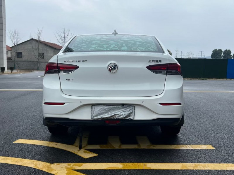 岳阳18年别克英朗8