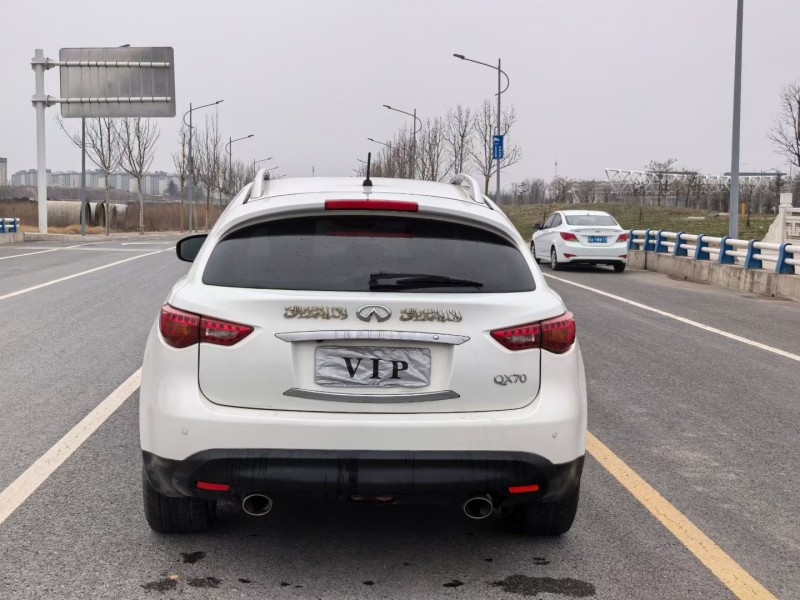 郑州13年英菲尼迪QX709