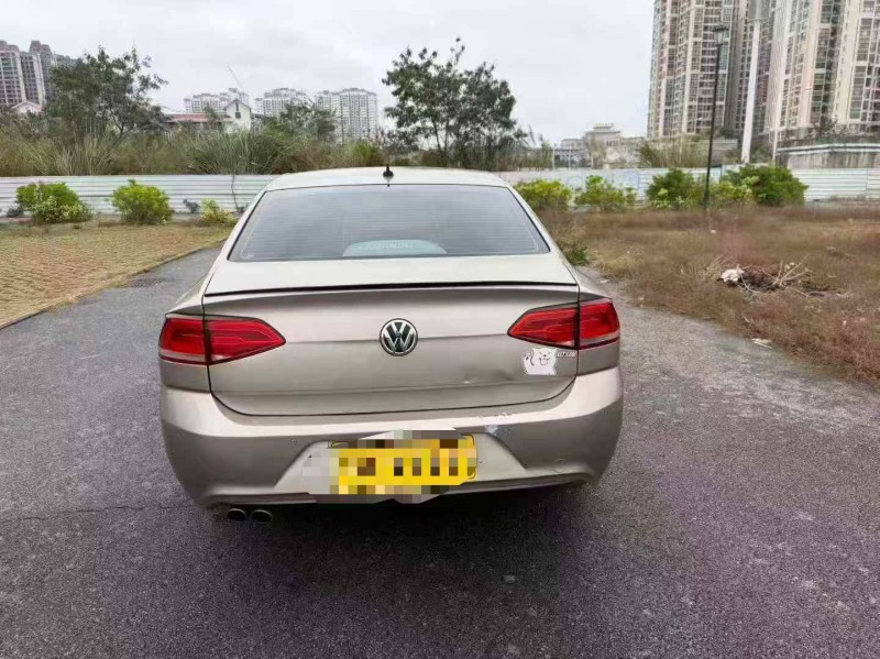 贵港15年大众凌渡8