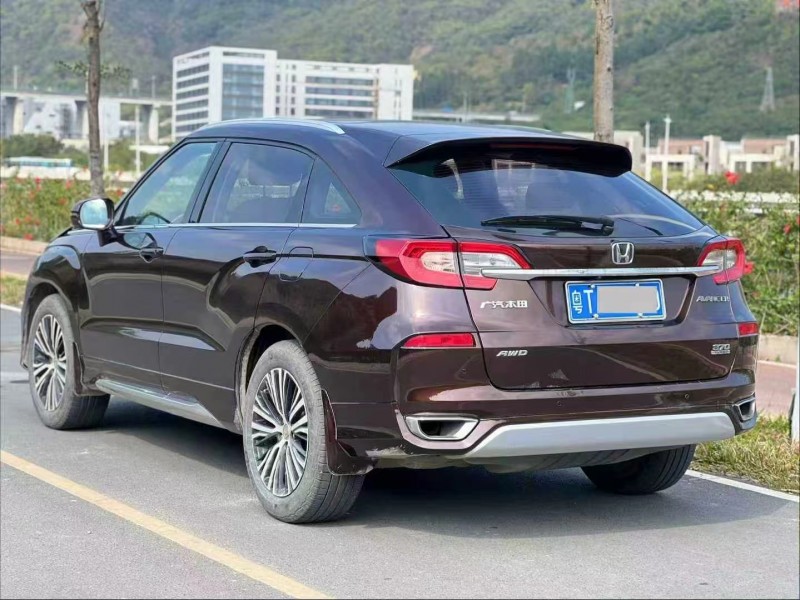 深圳17年本田冠道8