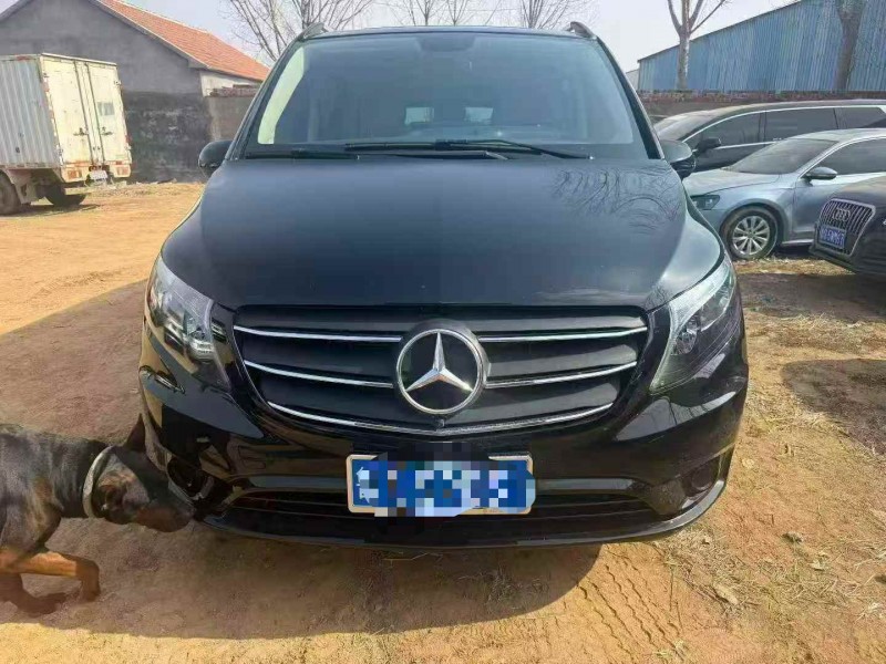 济宁23年奔驰威霆1