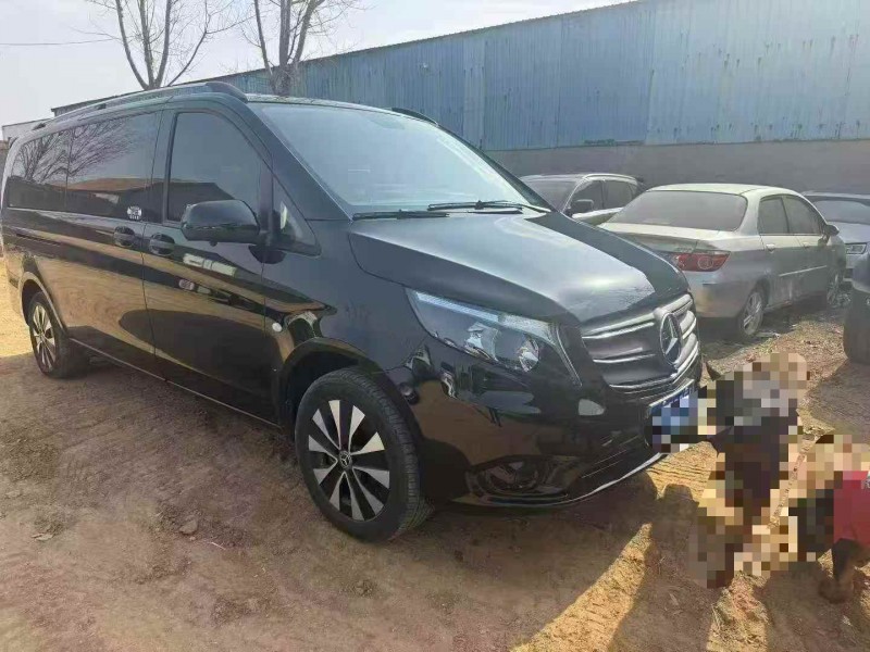 济宁23年奔驰威霆3