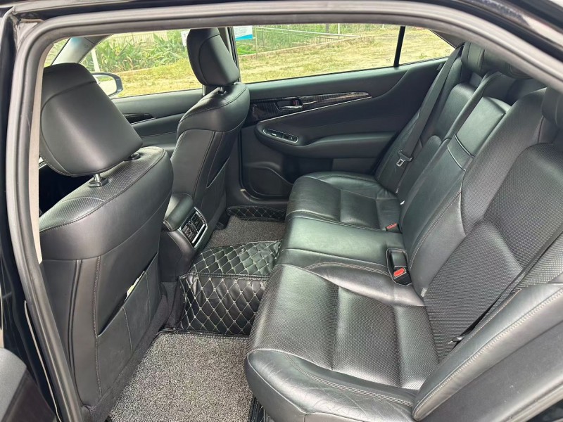 湛江16年丰田皇冠4