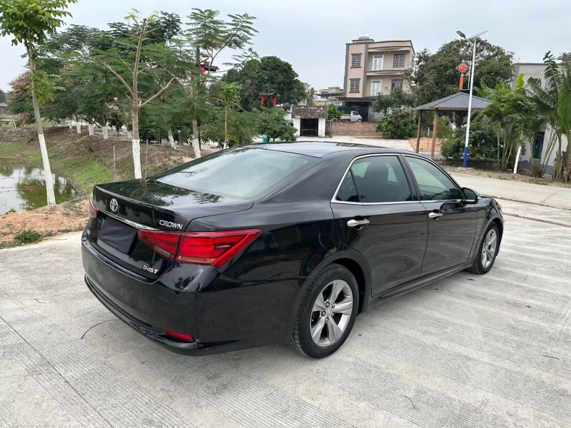 湛江16年丰田皇冠7