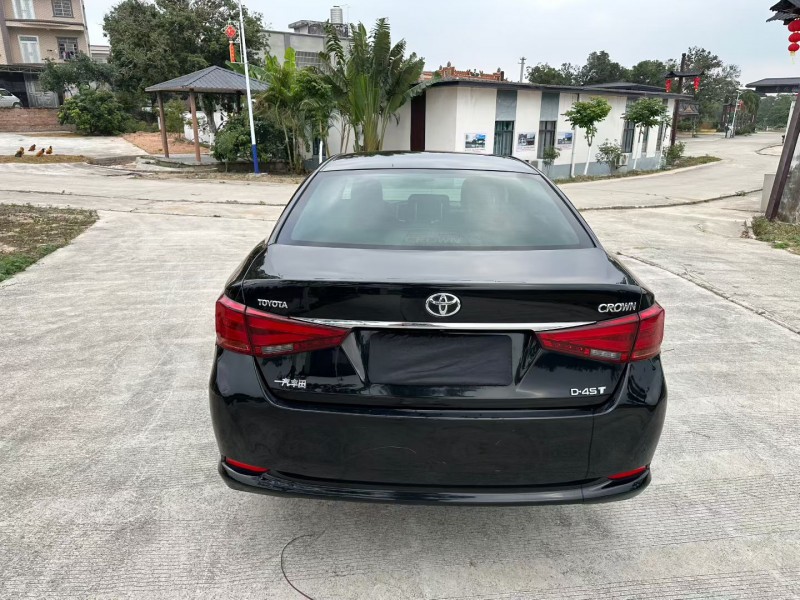 湛江16年丰田皇冠8