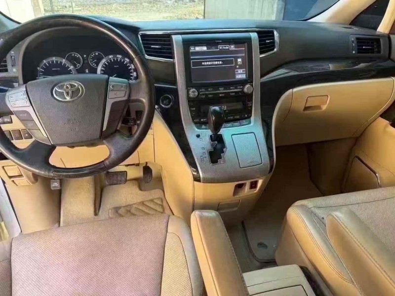 菏泽15年丰田埃尔法8