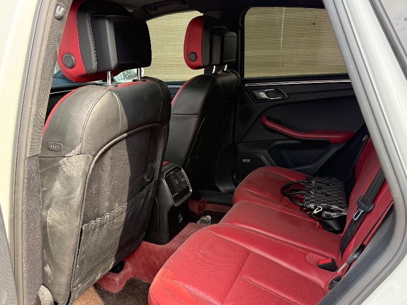 岳阳19年保时捷Macan8