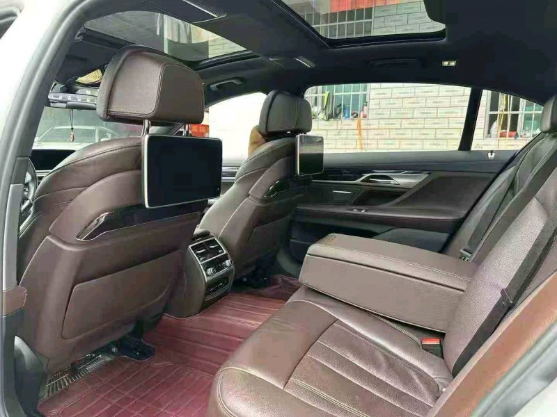 常德17年宝马7系5